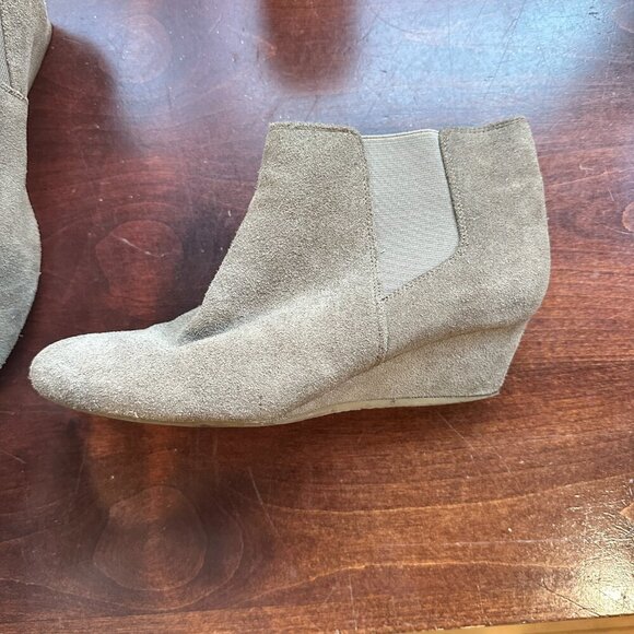 NINE WEST Suede Wedge Laynao Bootie Shootie Ankle Boot - Size 8M - Picture 16 of 16